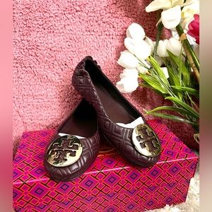🌷Brand new tory burch ballet flat malbec/gold 600 quilted minnie nappa leather!